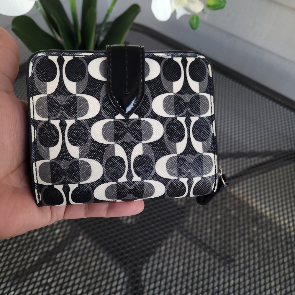 COACH Peyton Dream Wallet - Picture 3 of 6